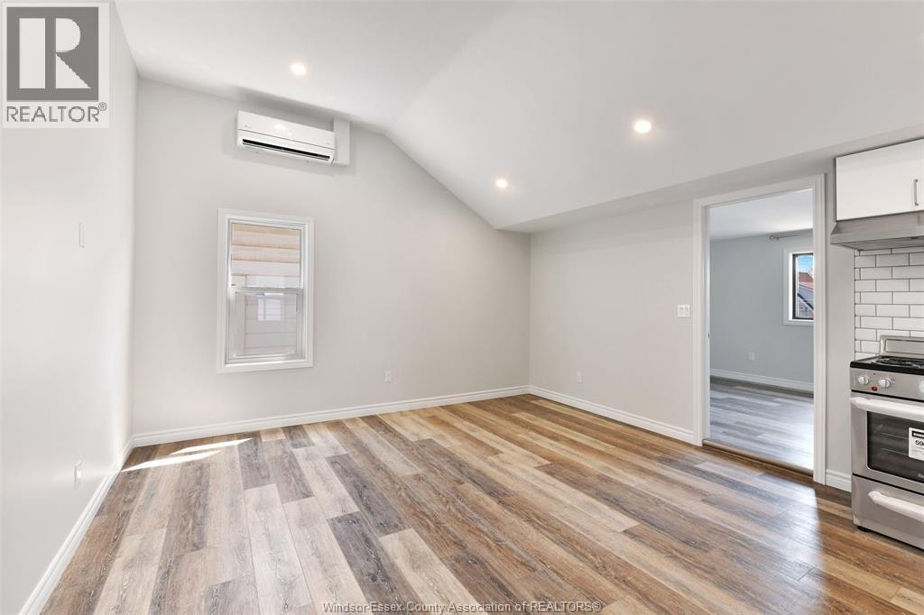 UPPER-1069 Marentette Avenue, Windsor, ON, N9A 2A4 - 11