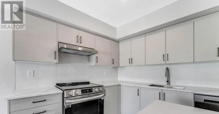 5-152 Springhurst Avenue, Ottawa, ON, K1S 0E5 - 4