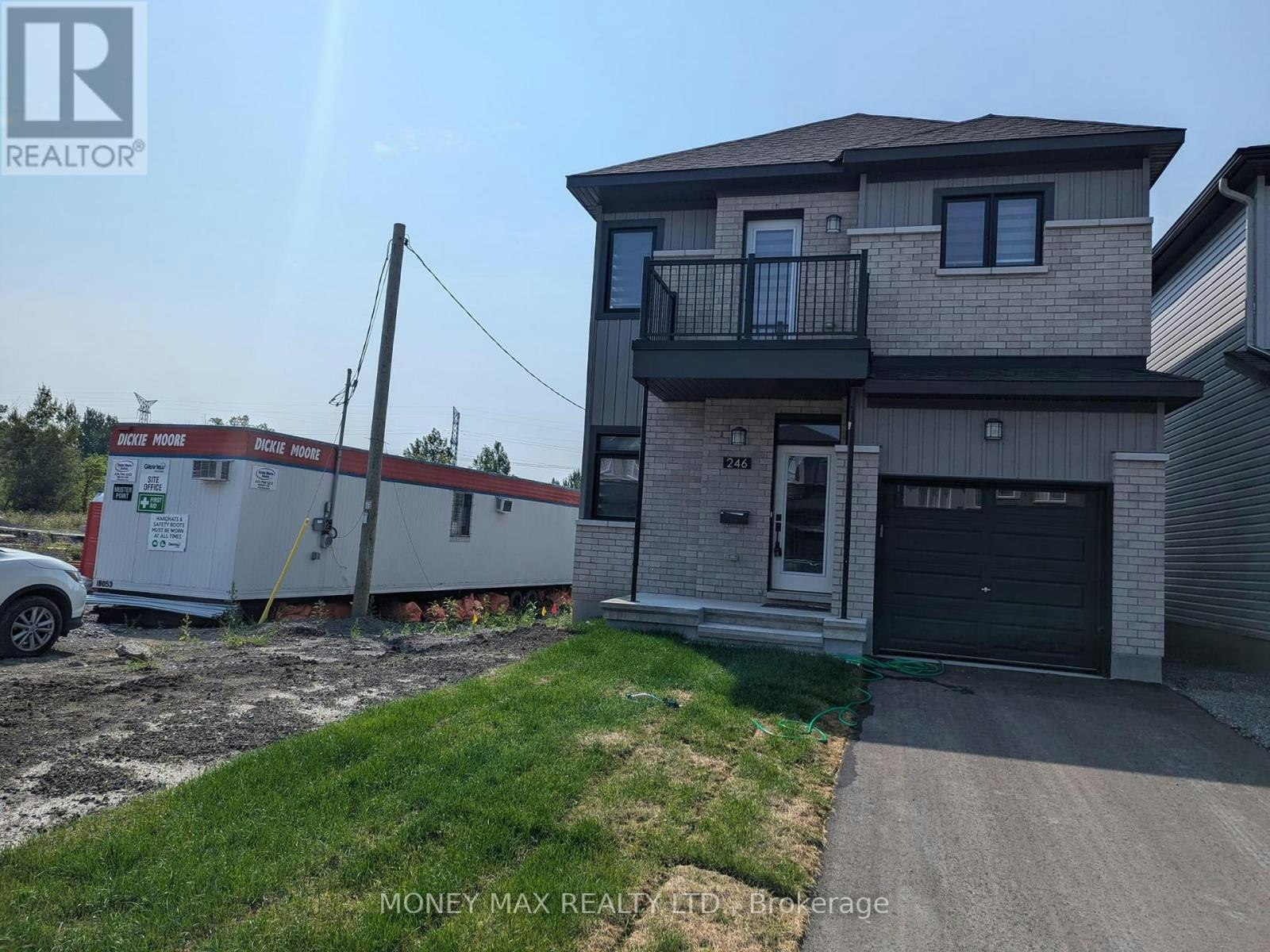 246 Rue De Beaugency Street, Ottawa, ON, K1W 0T2 - 3