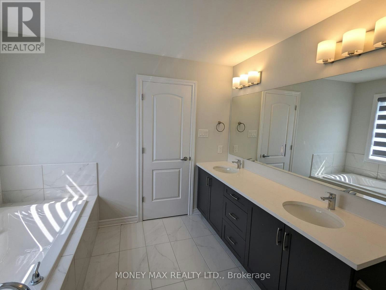 246 Rue De Beaugency Street, Ottawa, ON, K1W 0T2 - 18