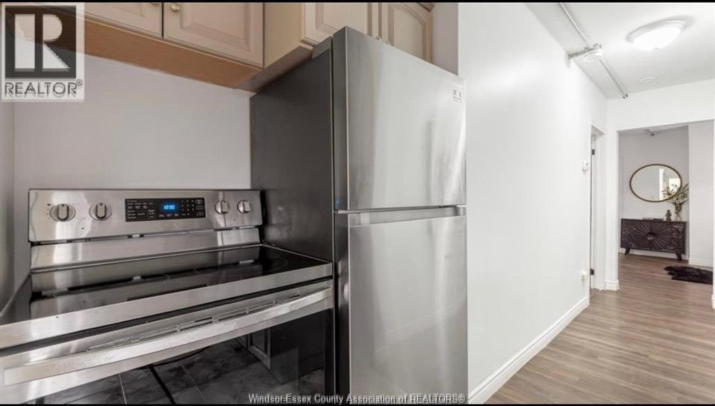 MAIN-329 Pierre Avenue, Windsor, ON, N9A 2J7 - 9