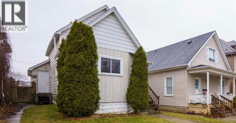 MAIN-329 Pierre Avenue, Windsor, ON, N9A 2J7