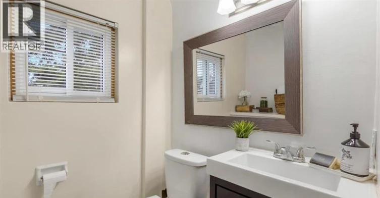 MAIN-329 Pierre Avenue, Windsor, ON, N9A 2J7 - 11