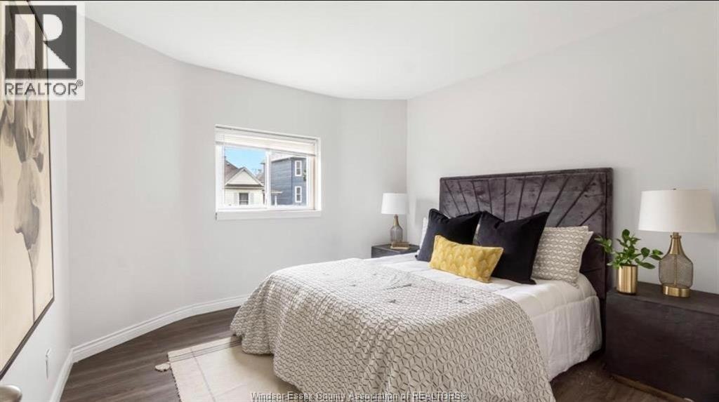 MAIN-329 Pierre Avenue, Windsor, ON, N9A 2J7 - 5