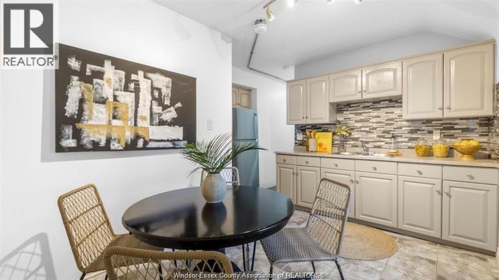MAIN-329 Pierre Avenue, Windsor, ON, N9A 2J7 - 7