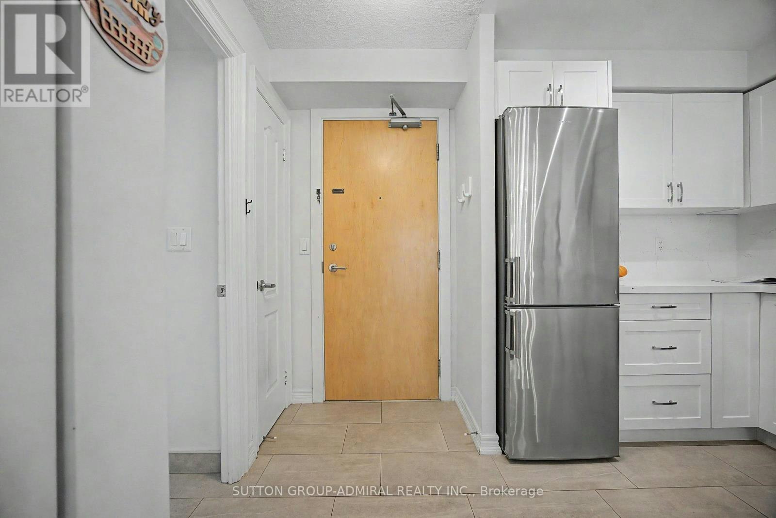 706-212 Eglinton Avenue, Toronto, ON, M4P 0A3