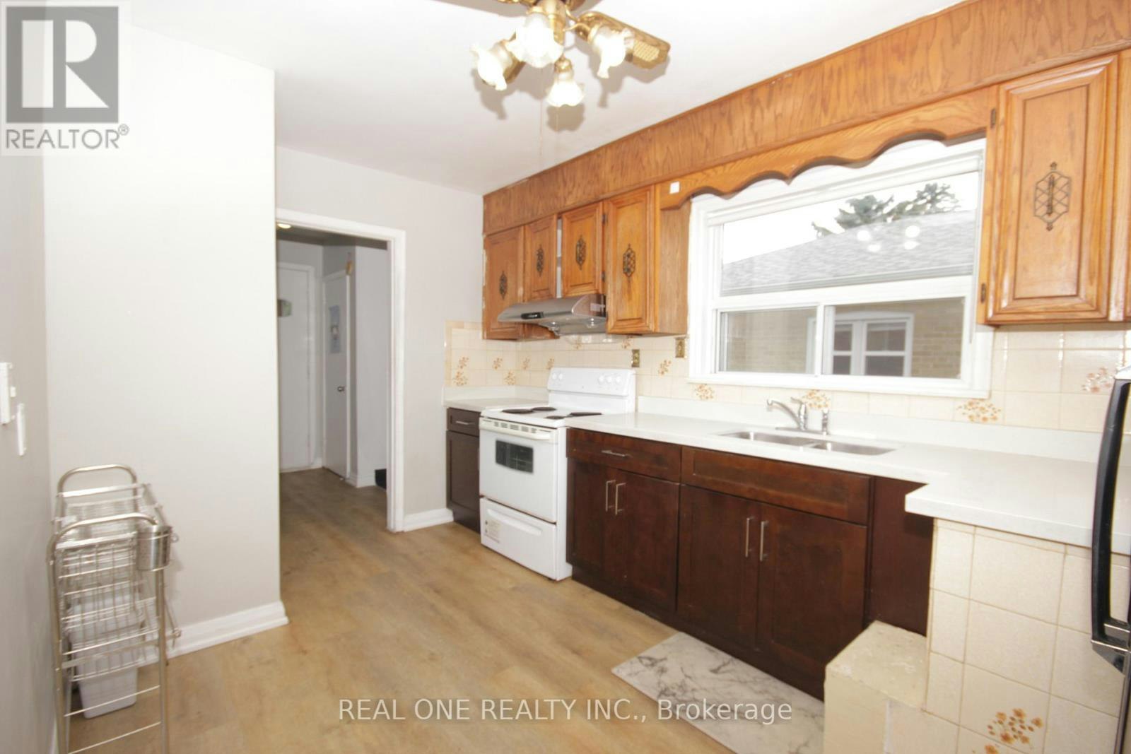 MAIN-157 Shropshire Drive, Toronto, ON, M1P 1Z6 - 7