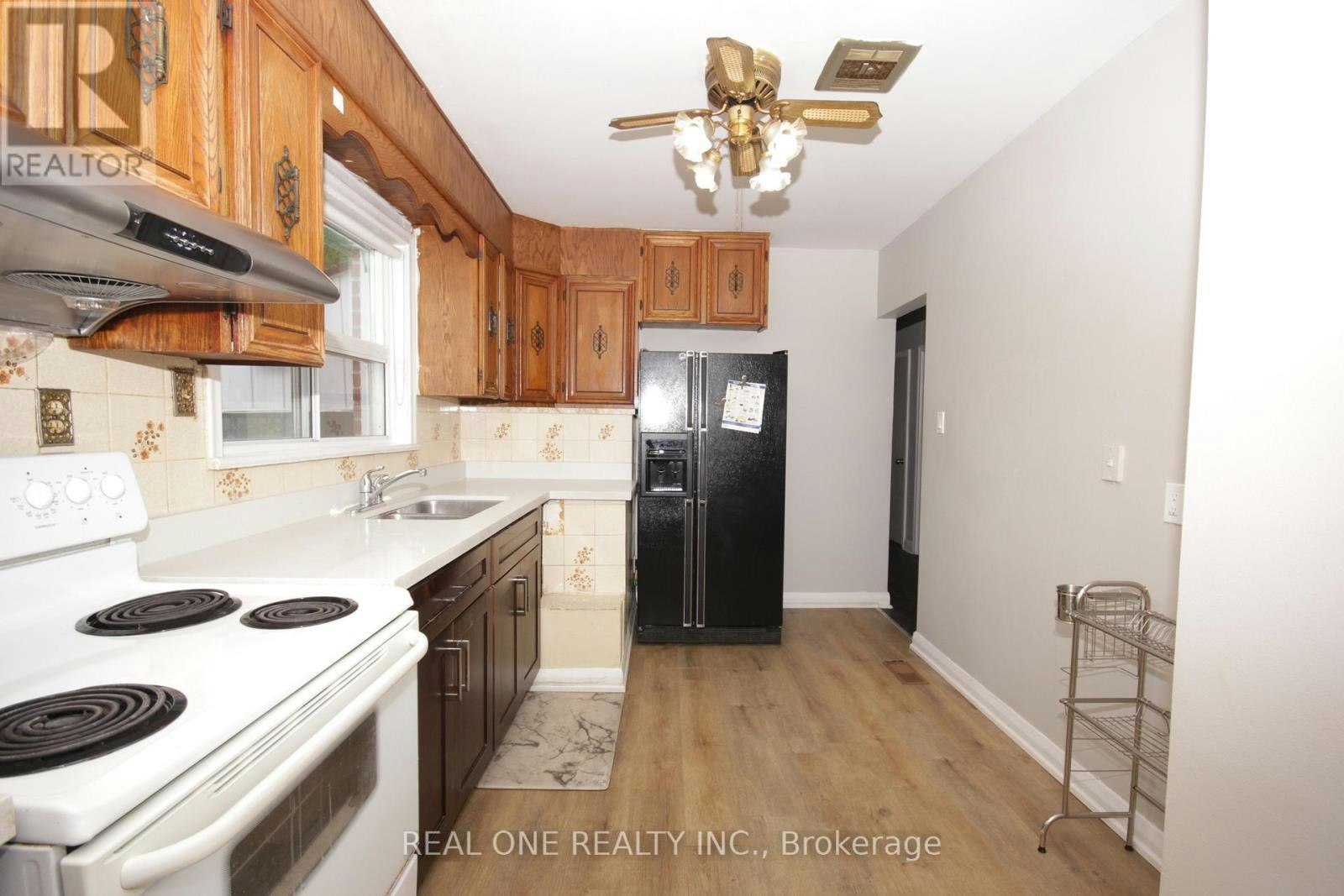 MAIN-157 Shropshire Drive, Toronto, ON, M1P 1Z6 - 6