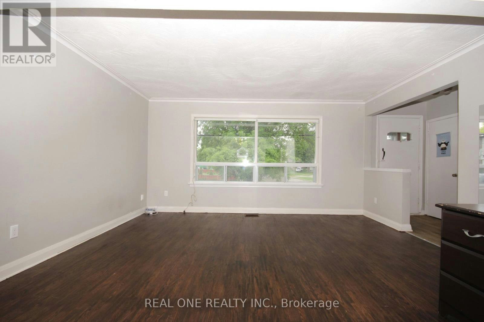 MAIN-157 Shropshire Drive, Toronto, ON, M1P 1Z6 - 2