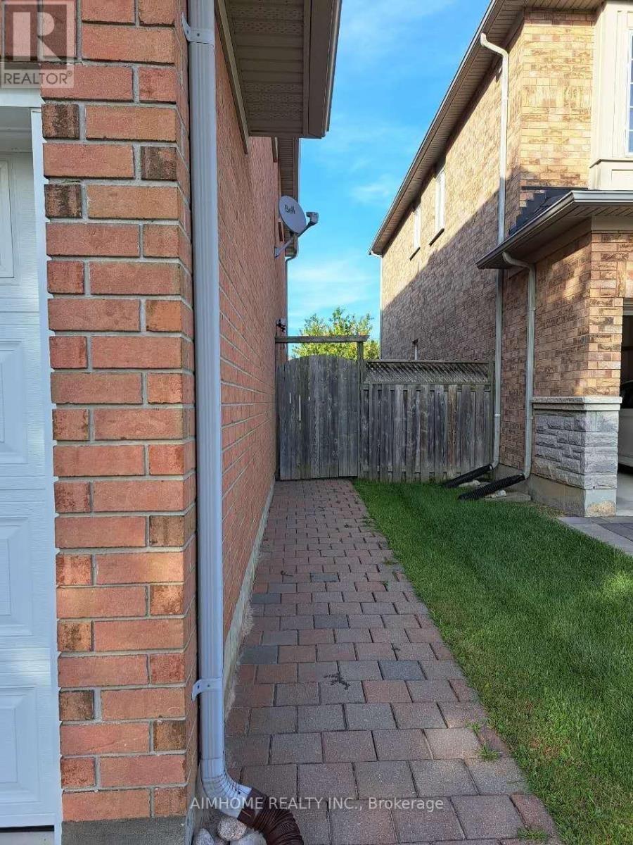 BSMT-22 Quetico Drive, Richmond Hill, ON, L4B 3S9