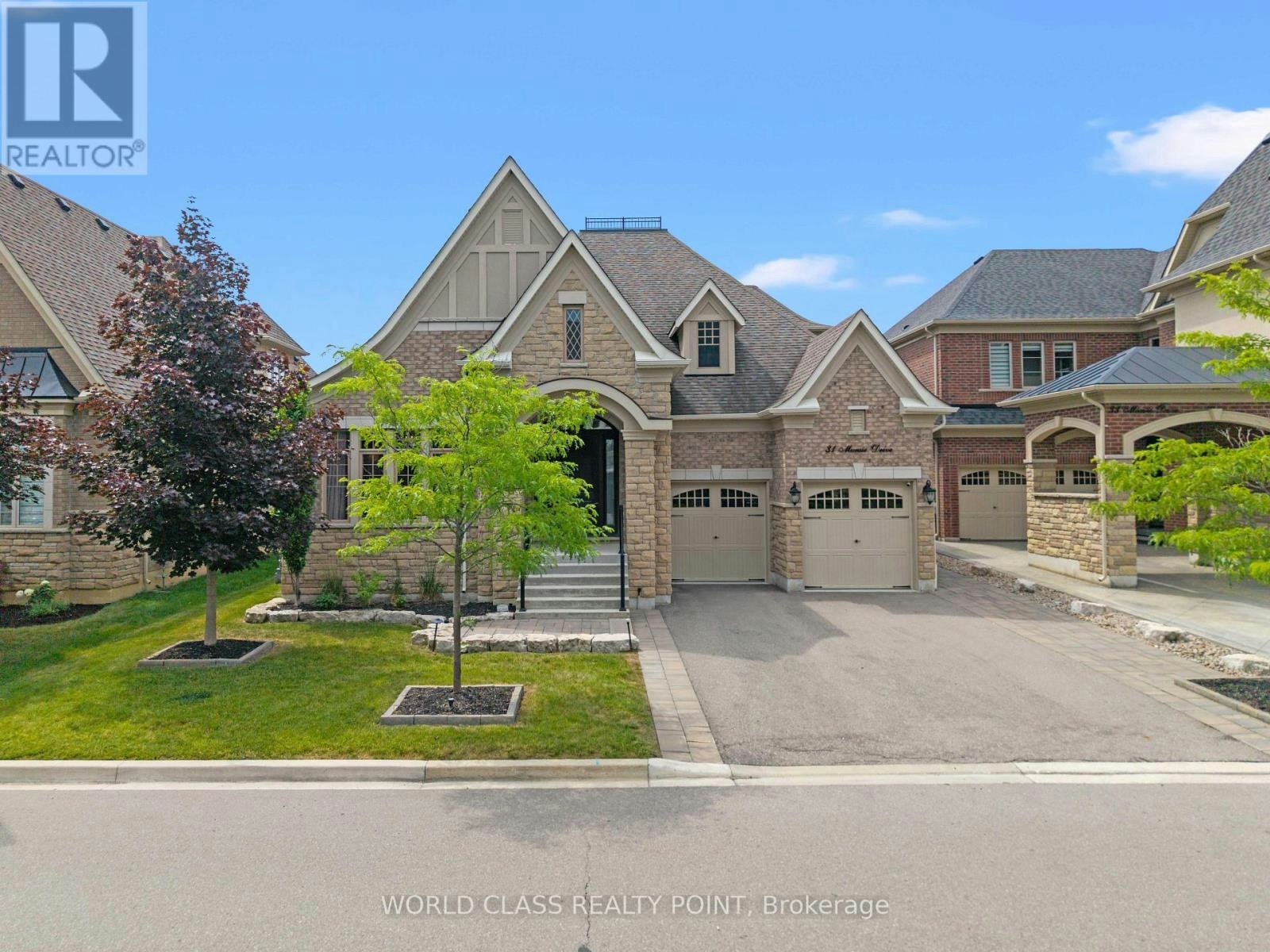 31 Munsie Drive, King, ON, L7B 0N8