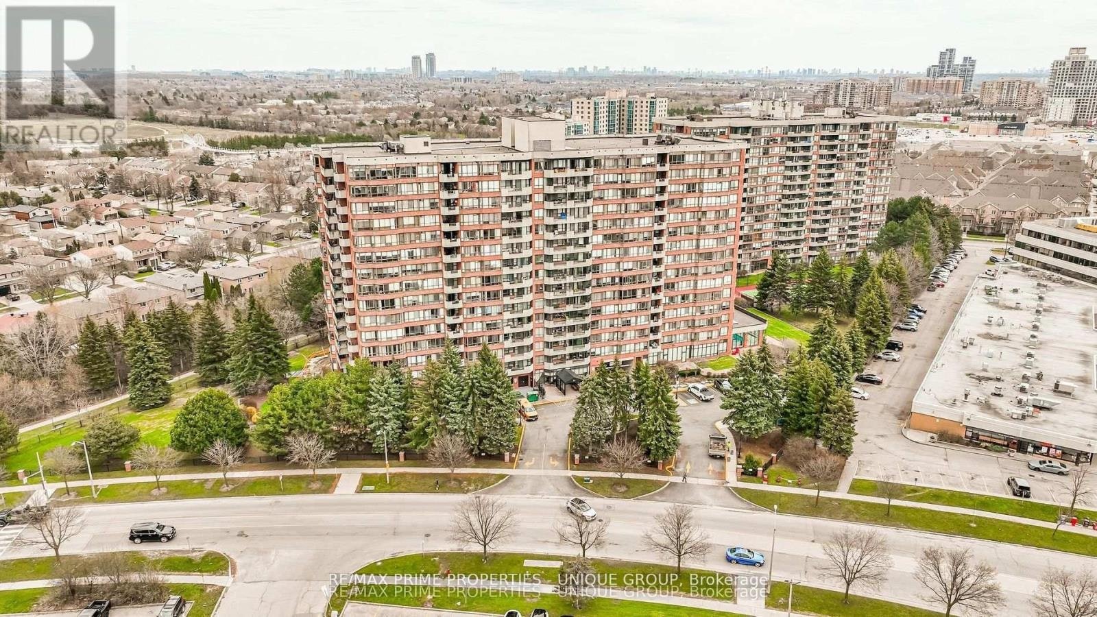 209-33 Weldrick Road E, Richmond Hill, ON, L4C 8W4
