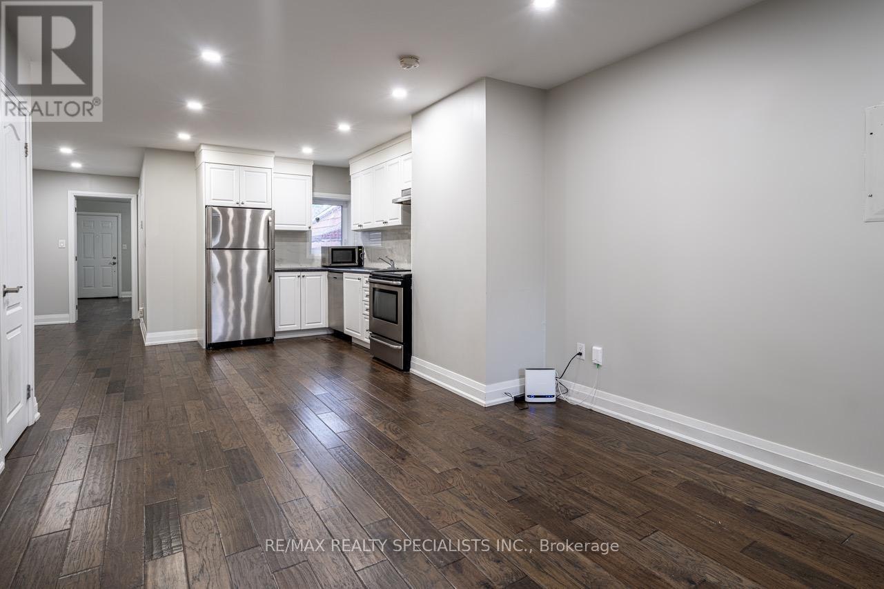 1ST FLOOR-12 Wiltshire Avenue, Toronto, ON, M6N 2V9 - 4