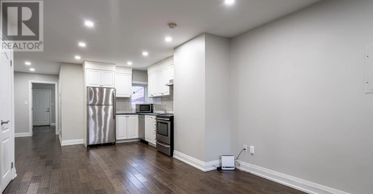 1ST FLOOR-12 Wiltshire Avenue, Toronto, ON, M6N 2V9 - 4