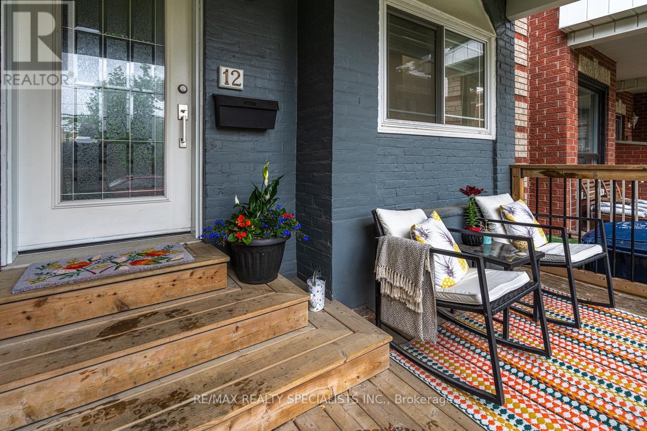 1ST FLOOR-12 Wiltshire Avenue, Toronto, ON, M6N 2V9 - 2