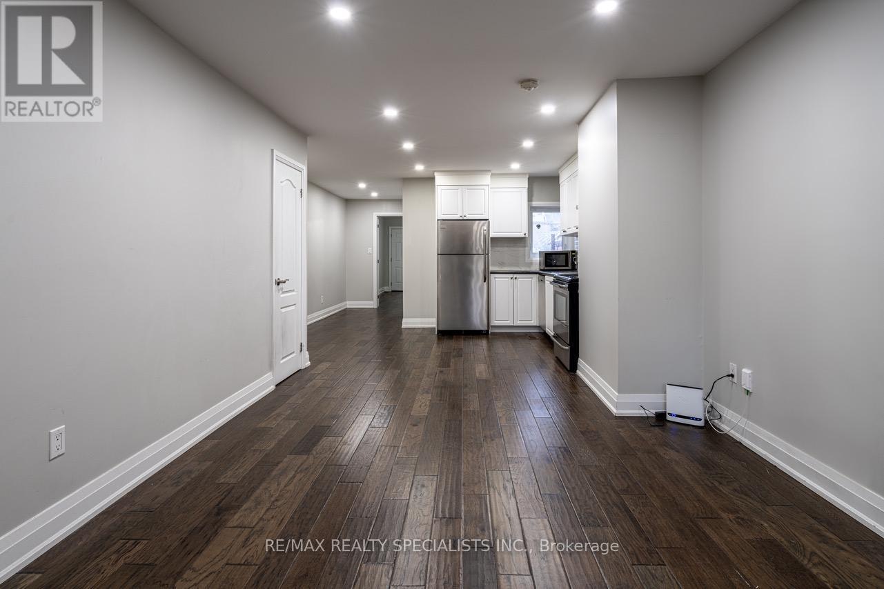 1ST FLOOR-12 Wiltshire Avenue, Toronto, ON, M6N 2V9 - 5