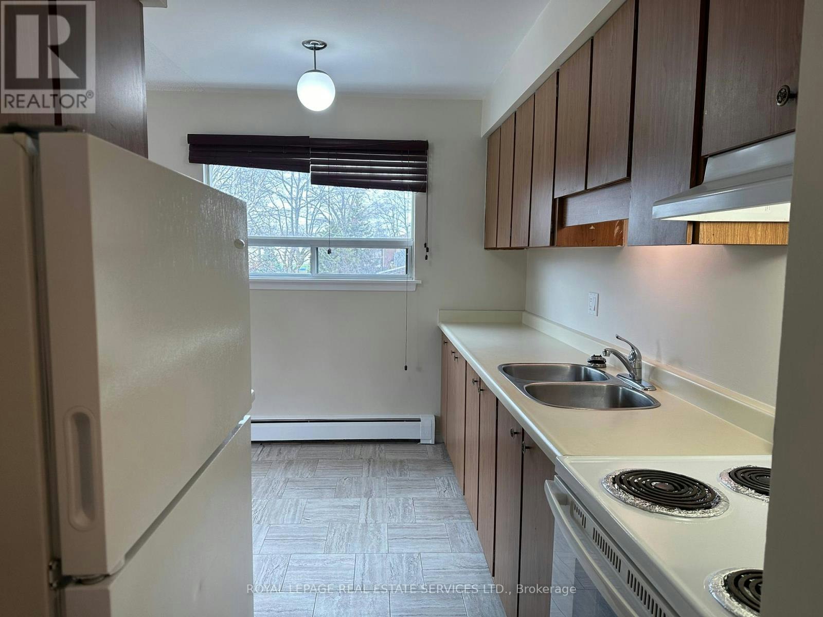 2-7 Mohawk Avenue, Mississauga, ON, L5G 3R5 - 4