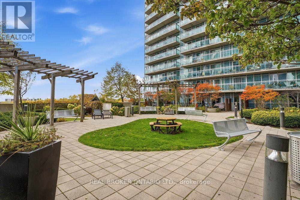 825-165 Legion Road N, Toronto, ON, M8Y 0B3 - 24