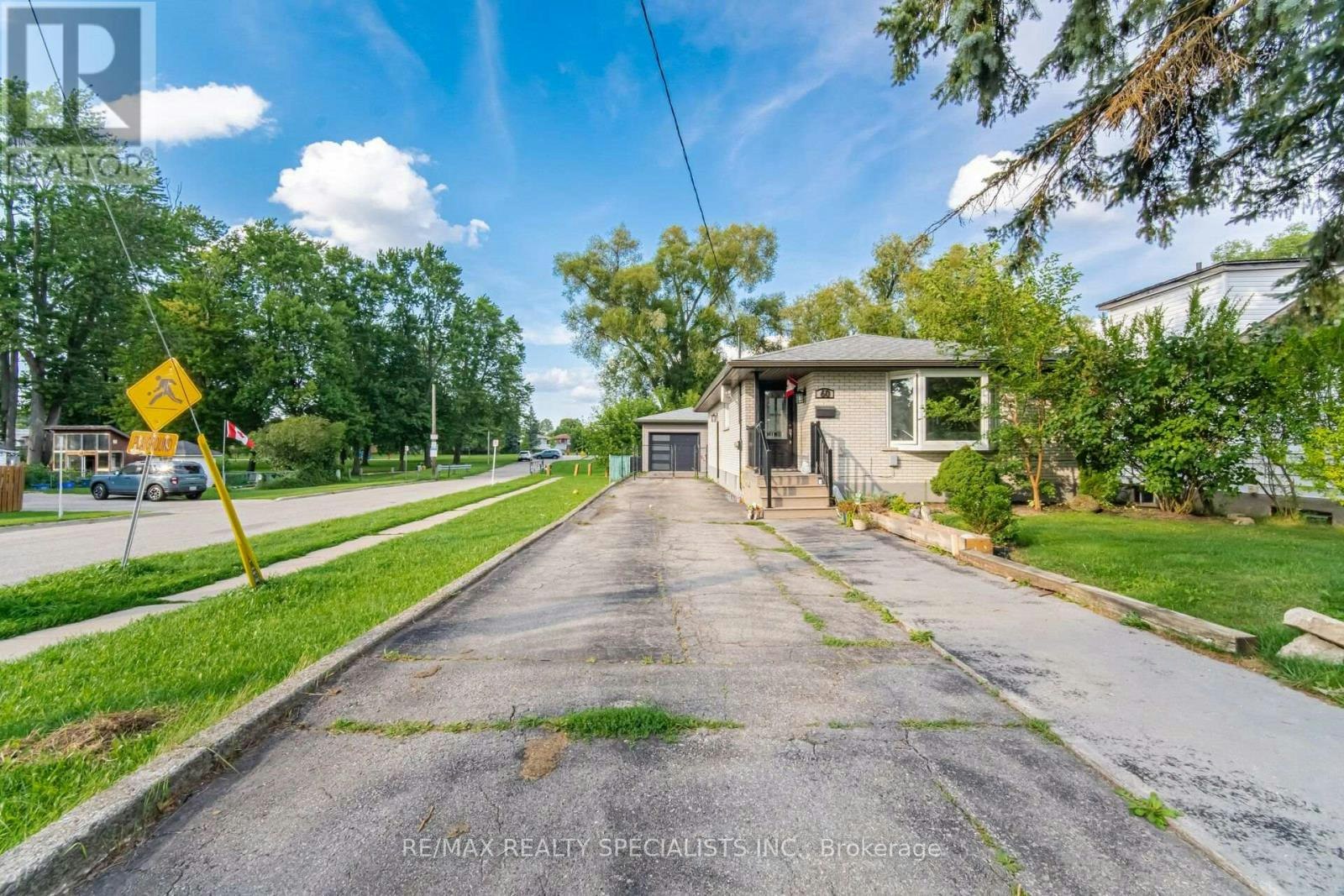 60 Elmwood Avenue, Cambridge, ON, N1R 4Y2