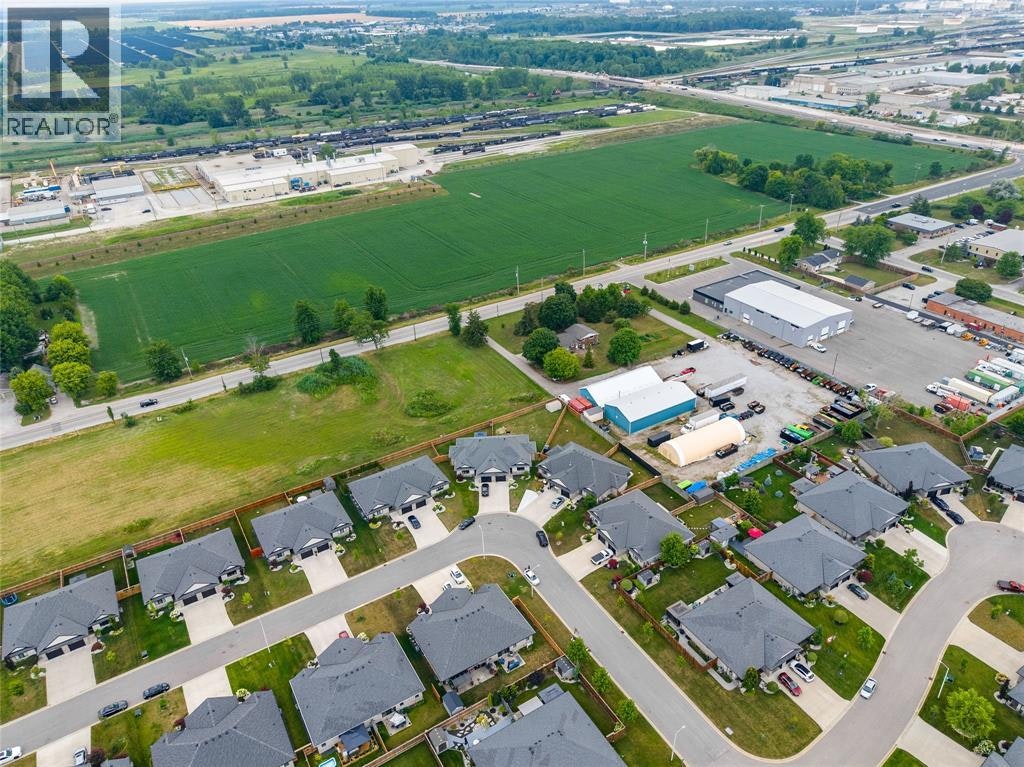709 Ferdinands Crescent, Sarnia, ON, N7W 0B5 - 40