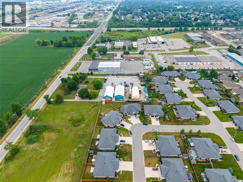 709 Ferdinands Crescent, Sarnia, ON, N7W 0B5 - 41