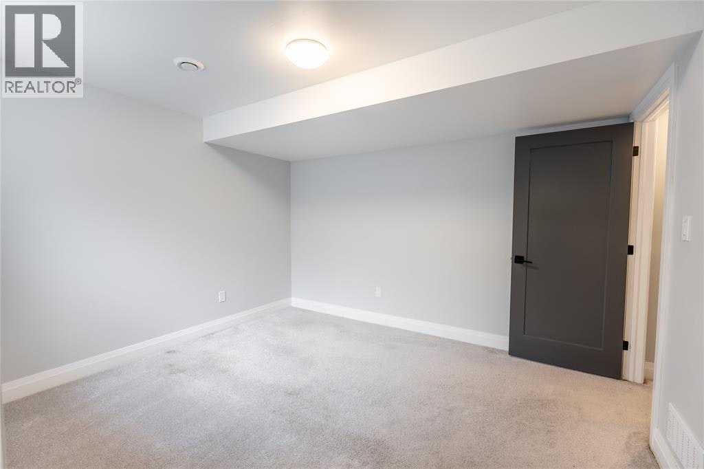 709 Ferdinands Crescent, Sarnia, ON, N7W 0B5 - 25