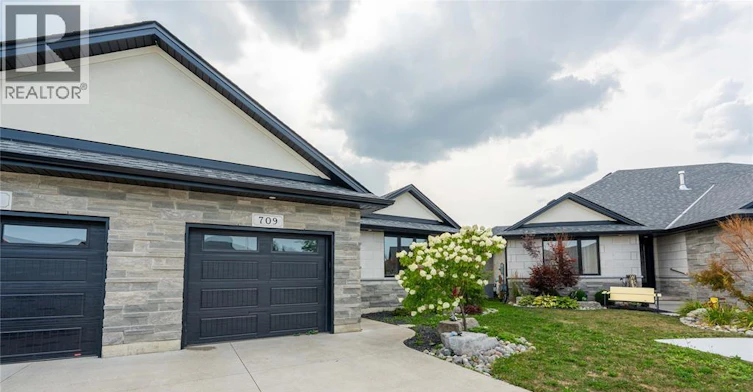709 Ferdinands Crescent, Sarnia, ON, N7W 0B5 - 2