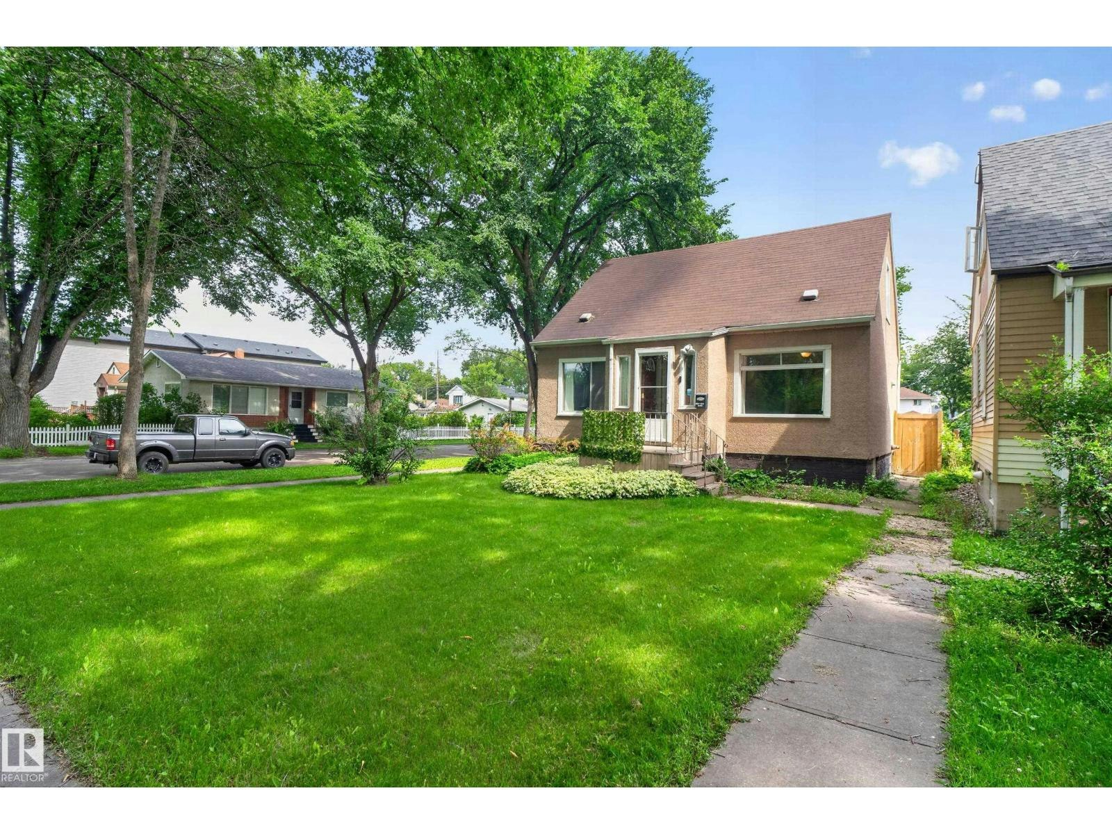 11549 88 Street NW - 3