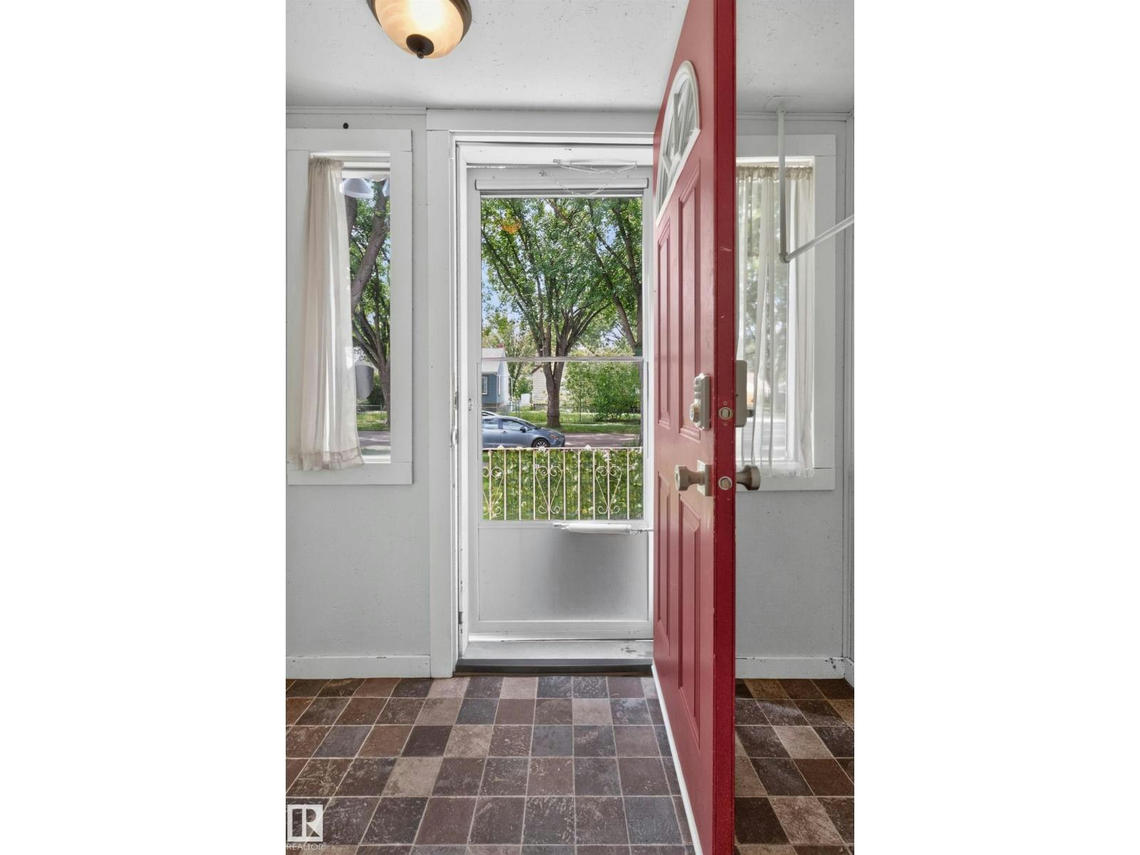 11549 88 Street NW - 5
