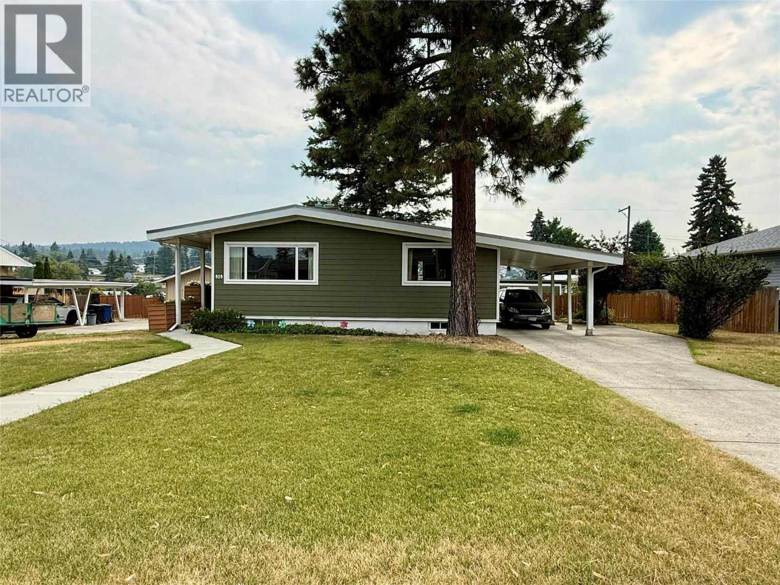 919 S 9th Street, Cranbrook, BC, V1C 1R8