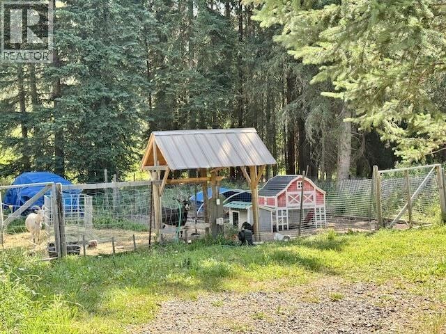 8541 Little Fort 24 Highway, Bridge Lake, BC, V0K 1X3 - 11