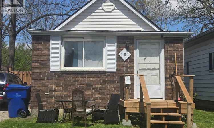 161 Wellington Street East