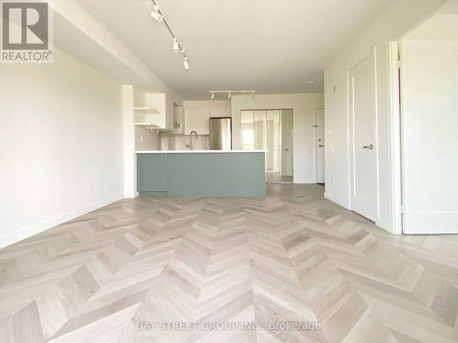 402-140 Bathurst Street, Toronto, ON, M5V 3N8 - 2