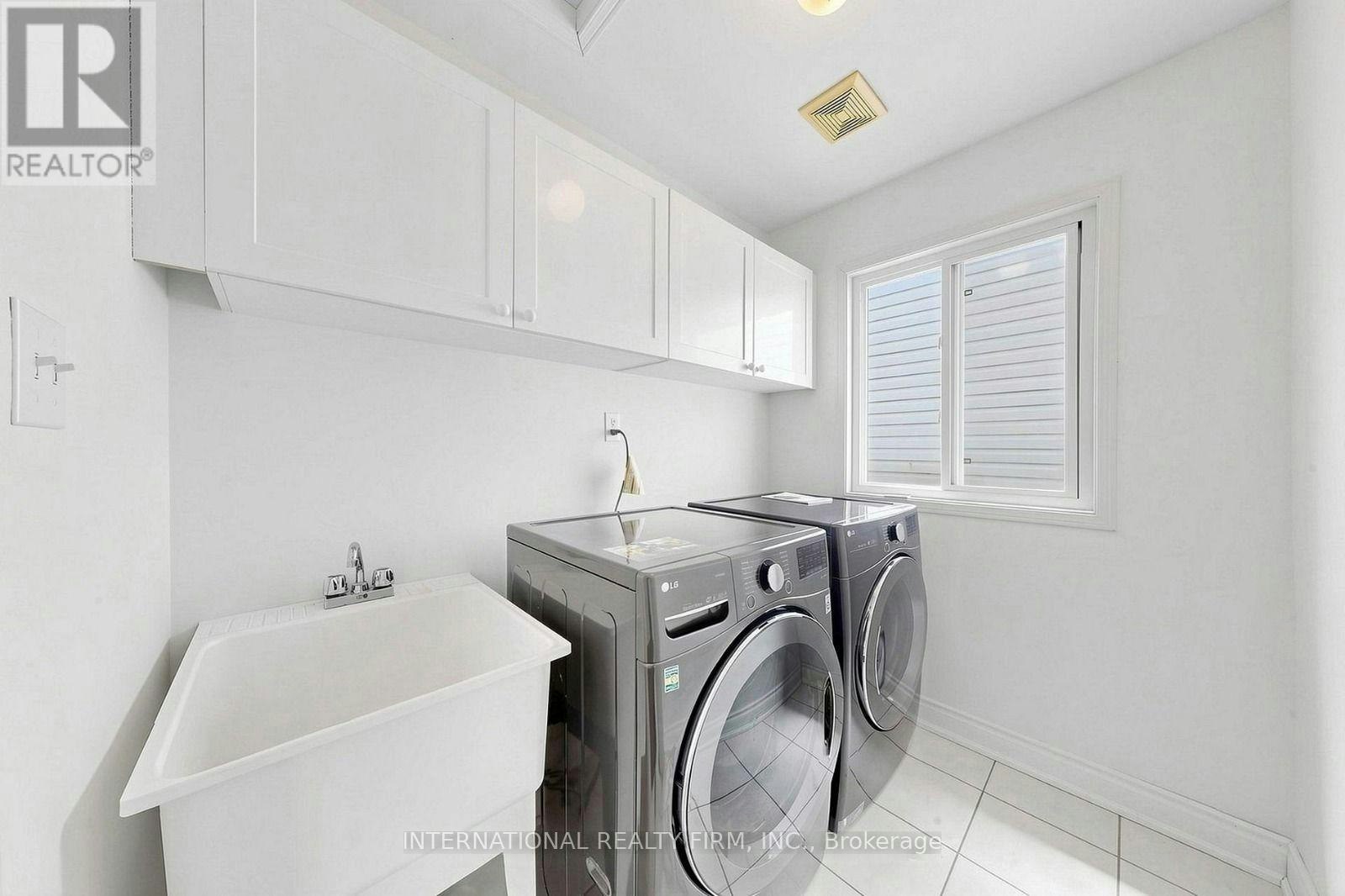 50 Shenandoah Drive, Whitby, ON, L1P 1T3 - 37