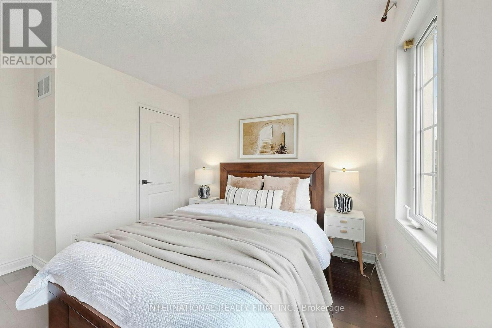 50 Shenandoah Drive, Whitby, ON, L1P 1T3 - 33