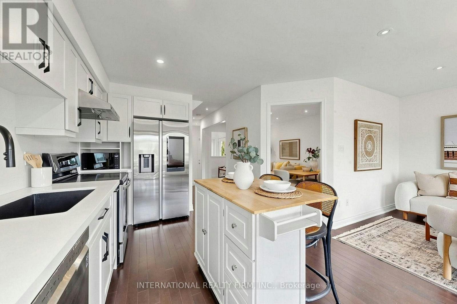 50 Shenandoah Drive, Whitby, ON, L1P 1T3 - 14