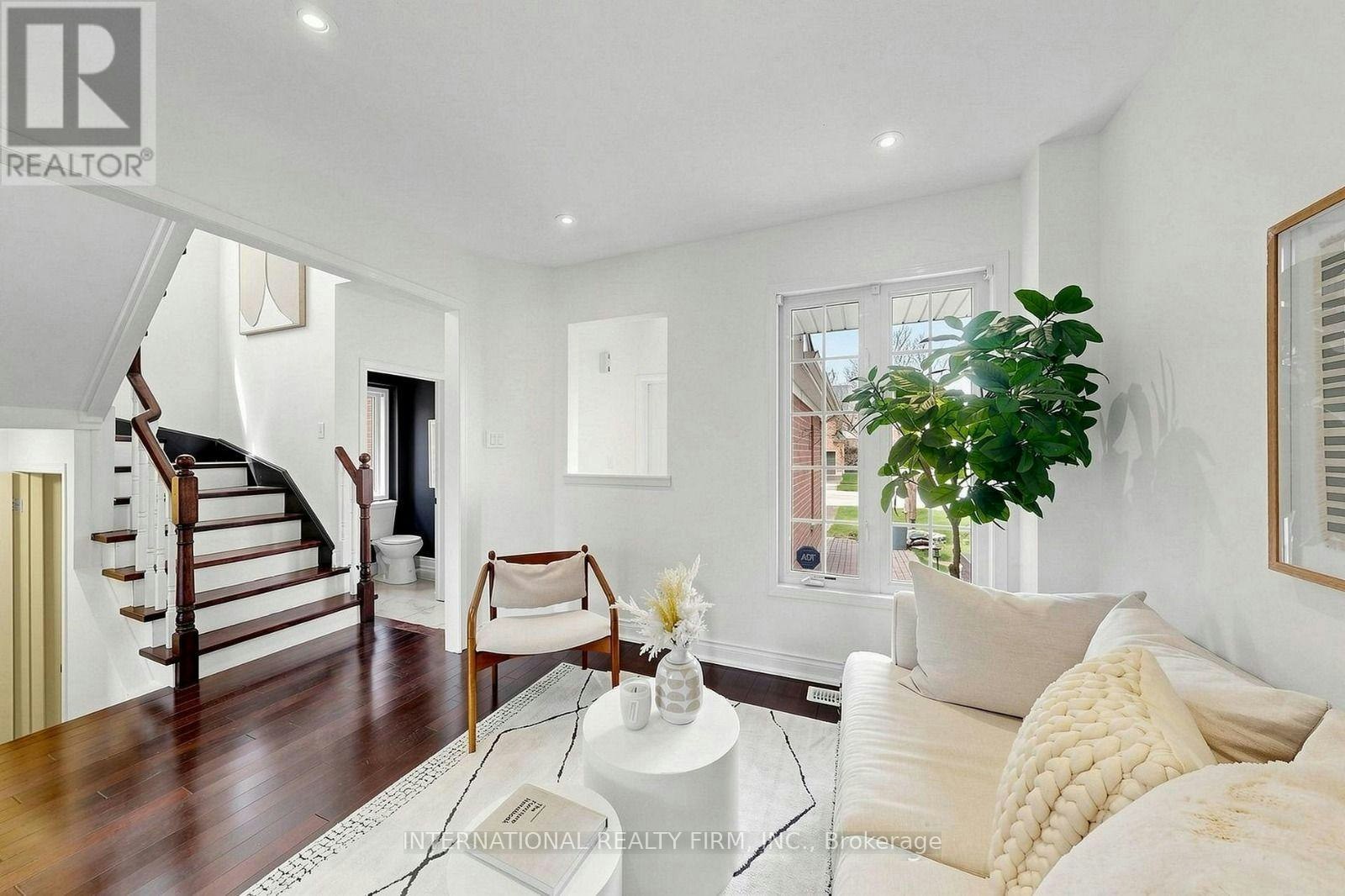 50 Shenandoah Drive, Whitby, ON, L1P 1T3 - 3