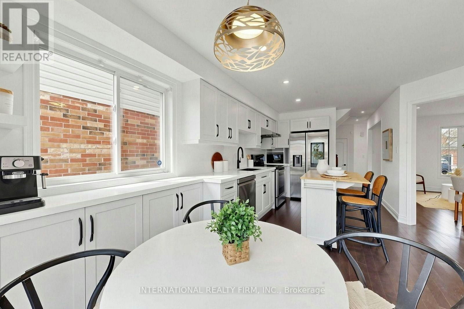 50 Shenandoah Drive, Whitby, ON, L1P 1T3 - 11