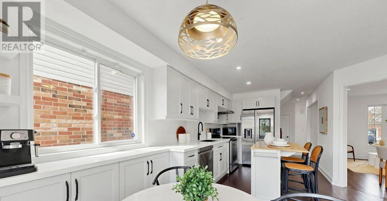 50 Shenandoah Drive, Whitby, ON, L1P 1T3 - 11