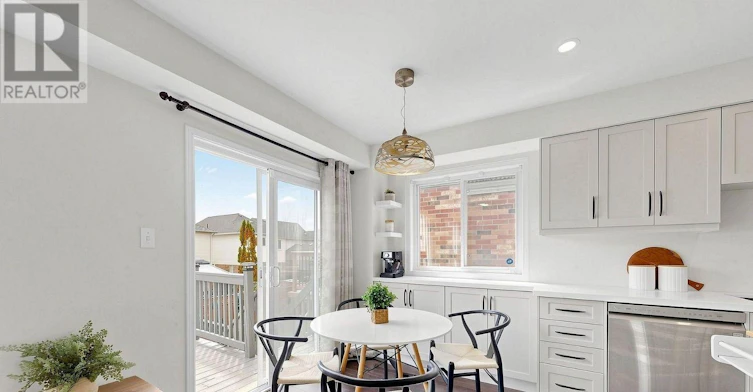 50 Shenandoah Drive, Whitby, ON, L1P 1T3 - 17