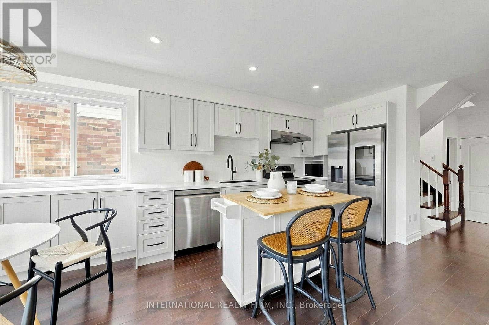 50 Shenandoah Drive, Whitby, ON, L1P 1T3 - 10