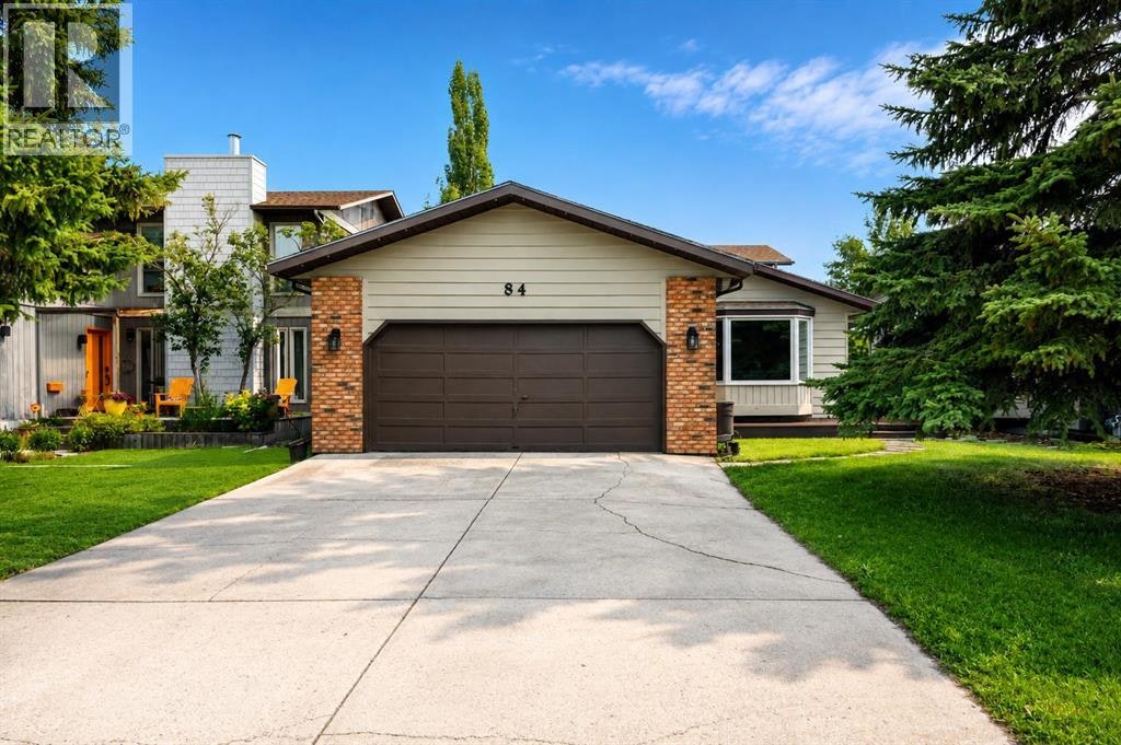 84 Deermoss Crescent SE, Calgary, AB, T2J 6P4