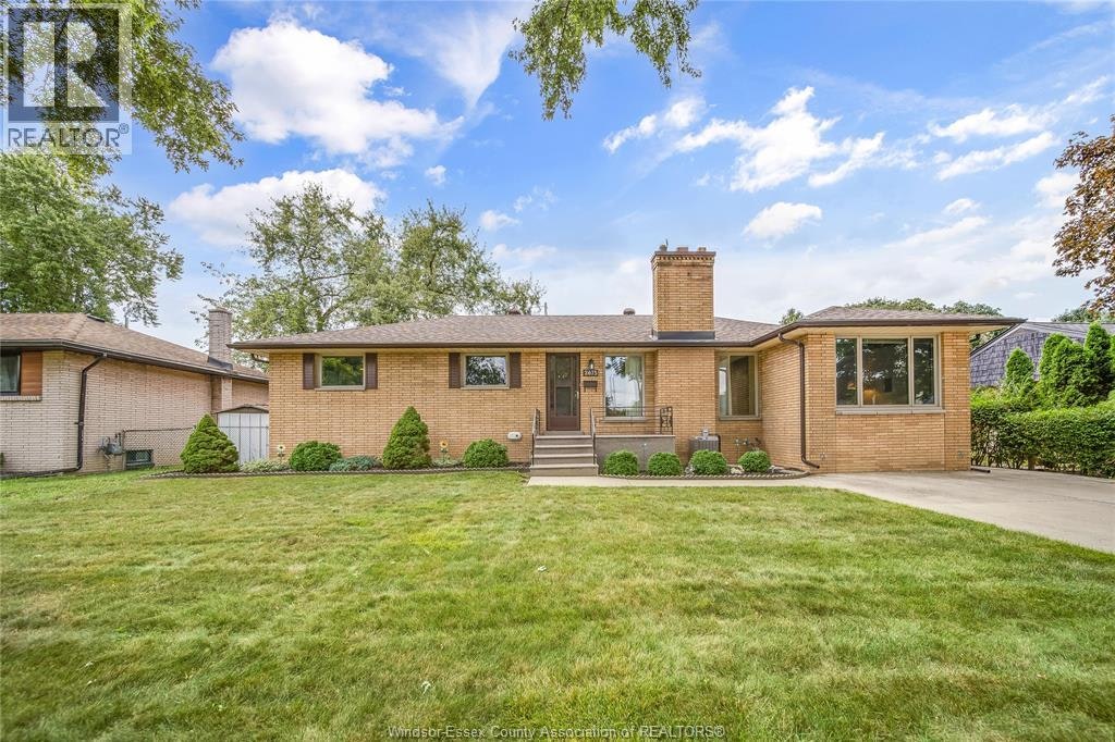2675 Mark Avenue, Windsor, ON, N9E 2W4