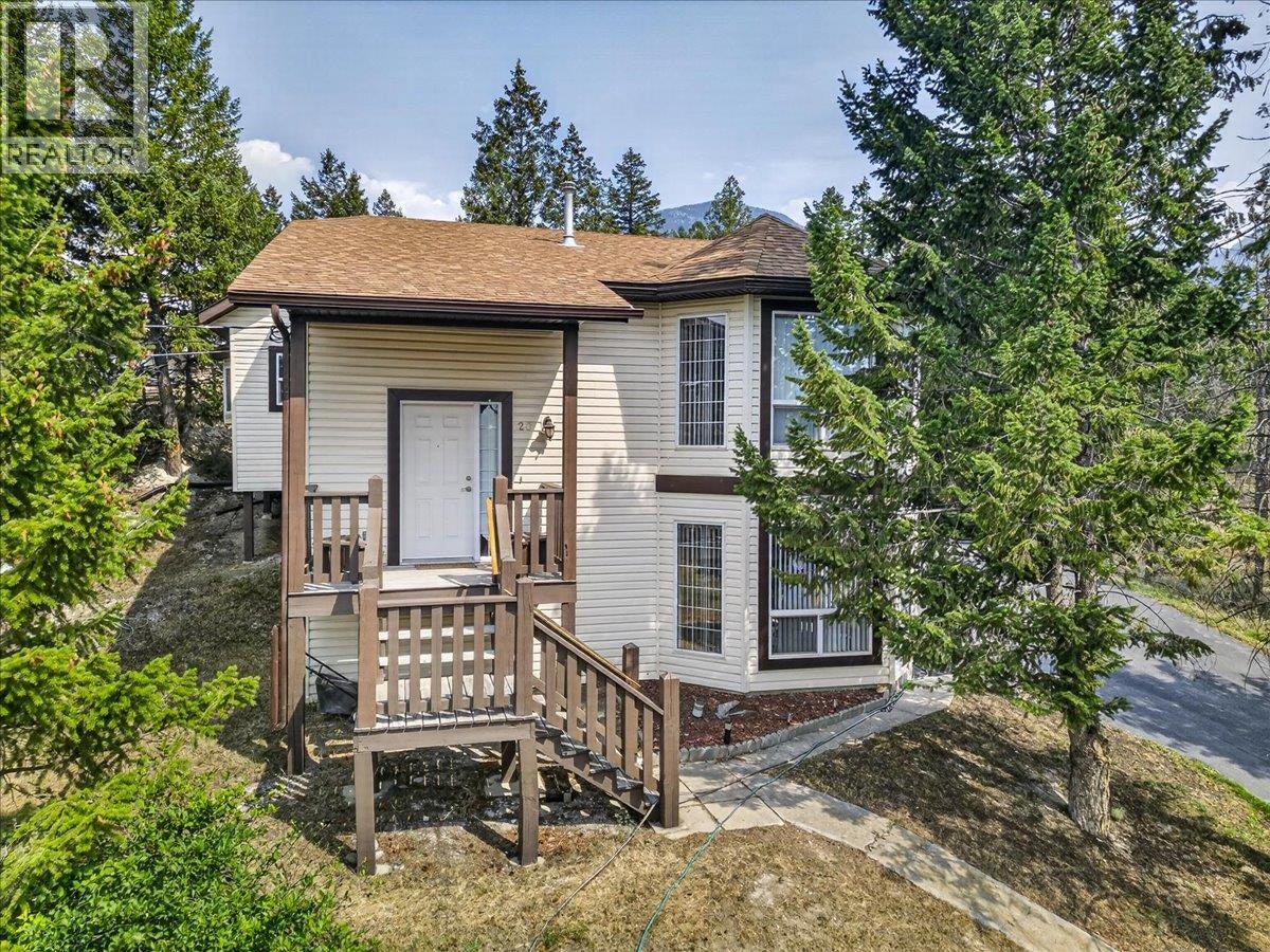 20B Wolf Crescent, Windermere, BC, V0A 1K2