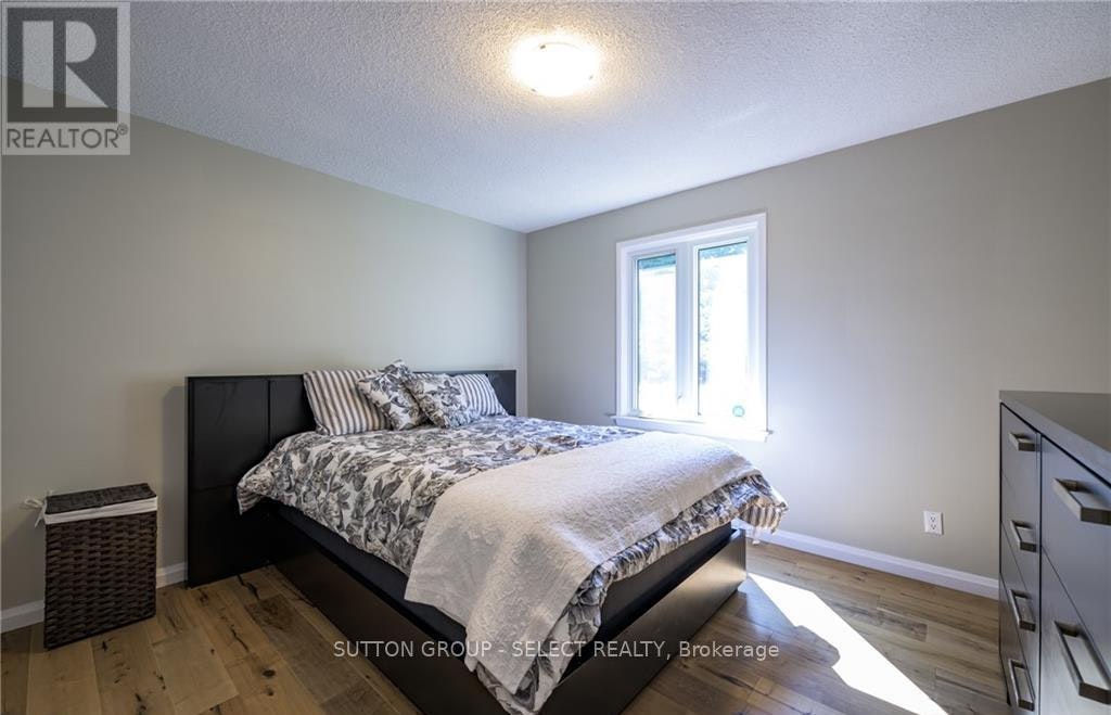 UPPER-6 Kirkton Court, London, ON, N5X 1T2 - 17