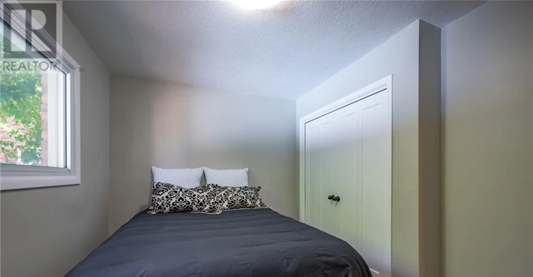 UPPER-6 Kirkton Court, London, ON, N5X 1T2 - 20