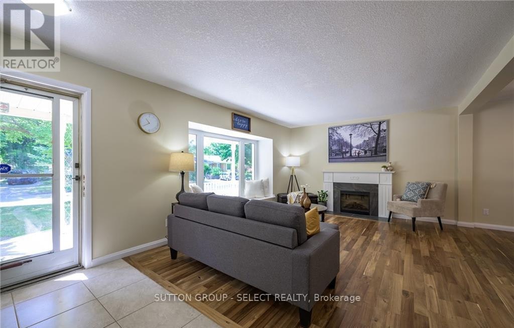 UPPER-6 Kirkton Court, London, ON, N5X 1T2 - 4