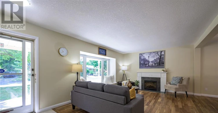 UPPER-6 Kirkton Court, London, ON, N5X 1T2 - 4