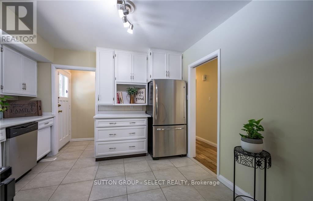 UPPER-6 Kirkton Court, London, ON, N5X 1T2 - 13