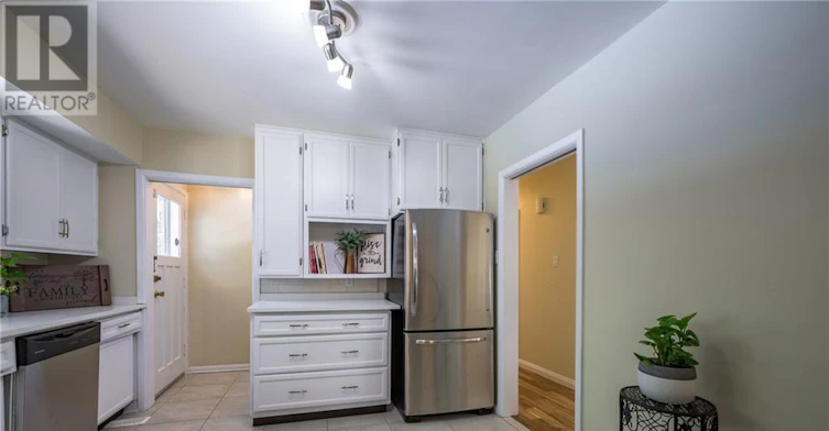 UPPER-6 Kirkton Court, London, ON, N5X 1T2 - 13
